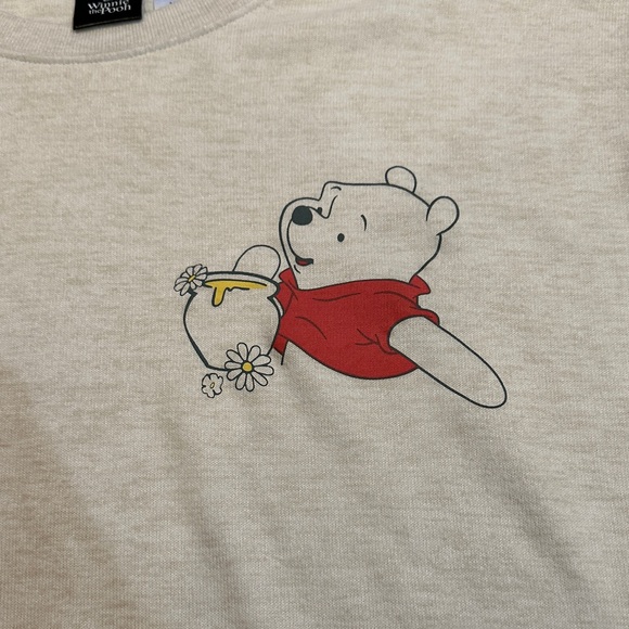 Women’s Winnie the Pooh pajama set 🍯 - Picture 3 of 7